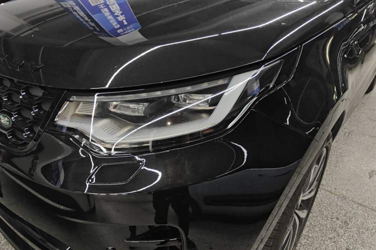 Used Land Rover Discovery 2024 360 PS Dynamic SE Left Front Headlight