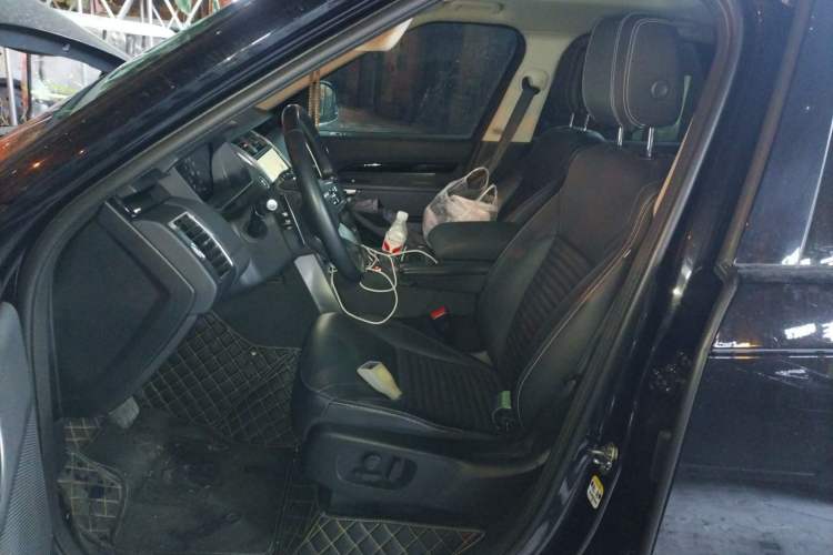 Used Land Rover Discovery 2024 360 PS S Left Front Seat