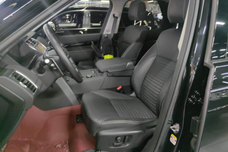 Used Land Rover Discovery 2024 360 PS S Left Front Seat