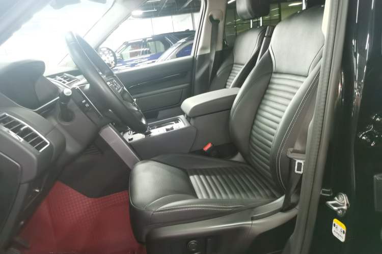 Used Land Rover Discovery 2024 360 PS S Left Front Seat