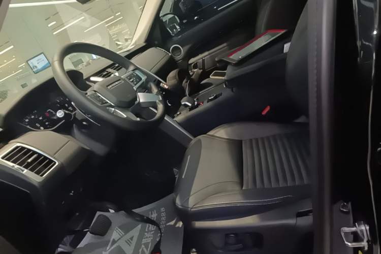 Used Land Rover Discovery 2024 360 PS S Left Front Seat