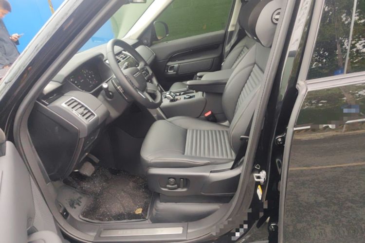 Used Land Rover Discovery 2024 300PS S Left Front Seat