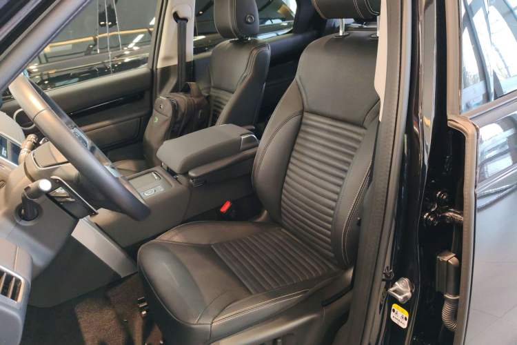 Used Land Rover Discovery 2024 360 PS S Left Front Seat