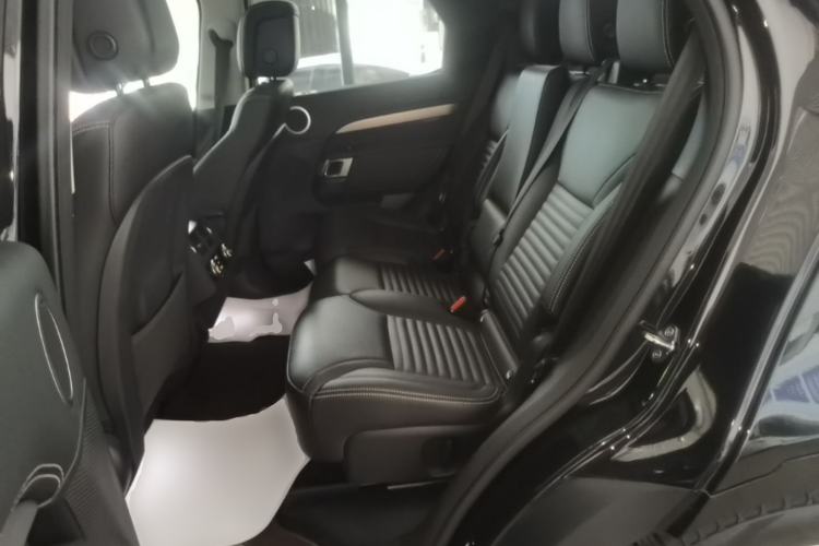 Used Land Rover Discovery 2024 360 PS Dynamic SE Left Rear Seat