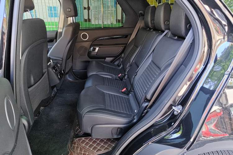 Used Land Rover Discovery  Left Rear Seat