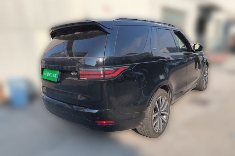 Used Land Rover Discovery 2024 360 PS Dynamic SE Rear Right 45 Deg