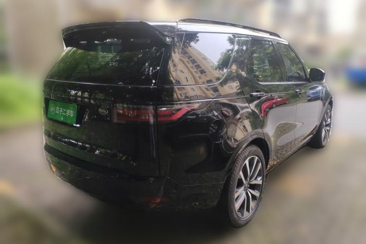 Used Land Rover Discovery 2024 360 PS Dynamic SE Rear Right 45 Deg