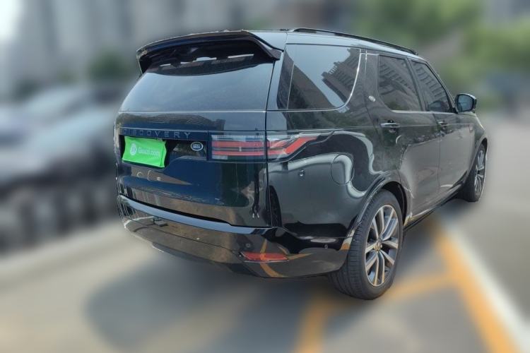 Used Land Rover Discovery 2024 360 PS Dynamic SE Rear Right 45 Deg