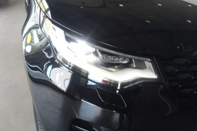 Used Land Rover Discovery 2024 360 PS Dynamic SE Right Front Headlight