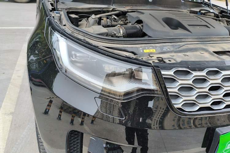 Used Land Rover Discovery 2024 360 PS S Right Front Headlight