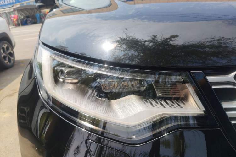 Used Land Rover Discovery 2024 360 PS S Right Front Headlight