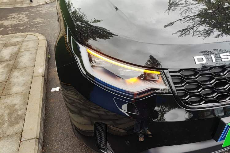 Used Land Rover Discovery 2024 300PS S Right Front Headlight