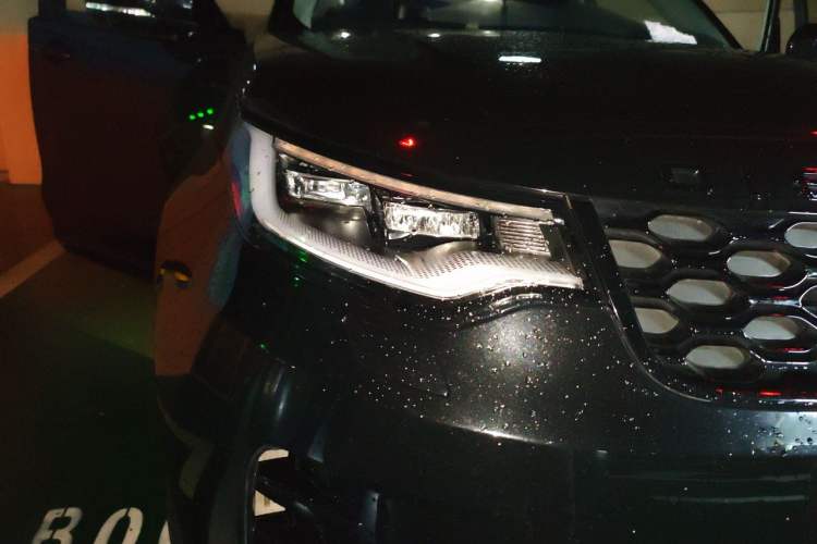 Used Land Rover Discovery 2024 360 PS Dynamic SE Right Front Headlight