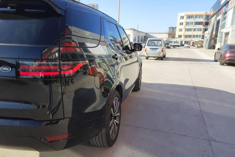 Used Land Rover Discovery 2024 360 PS Dynamic SE Right Rear Taillight