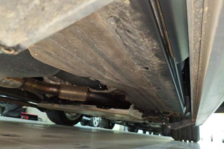 Used Land Rover Discovery 2024 360 PS S Right Side Sill
