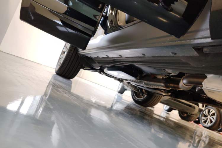 Used Land Rover Discovery 2024 360 PS Dynamic SE Right Side Sill