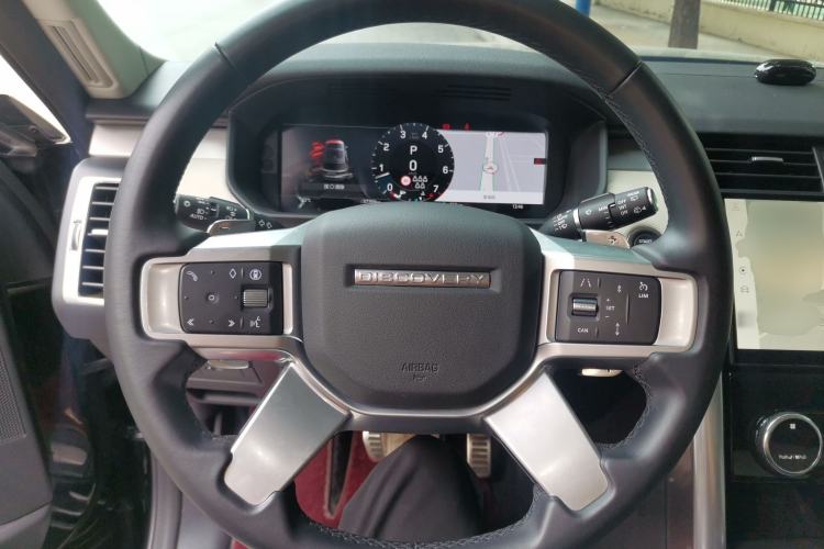 Used Land Rover Discovery 2024 360 PS Dynamic SE Steering Wheel