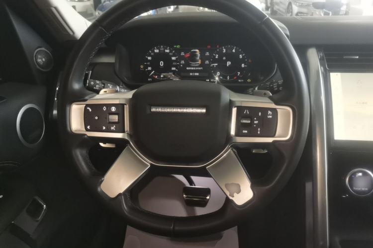 Used Land Rover Discovery 2024 360 PS Dynamic SE Steering Wheel