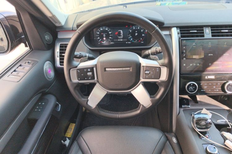 Used Land Rover Discovery 2024 360 PS Dynamic SE Steering Wheel