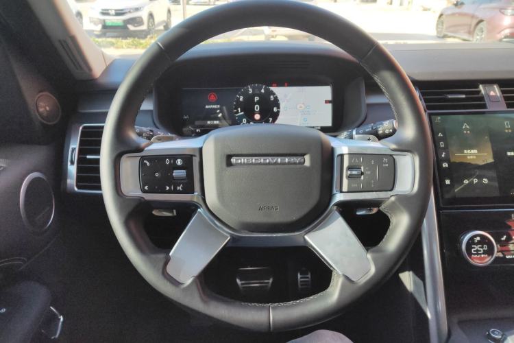Used Land Rover Discovery 2024 360 PS Dynamic SE Steering Wheel