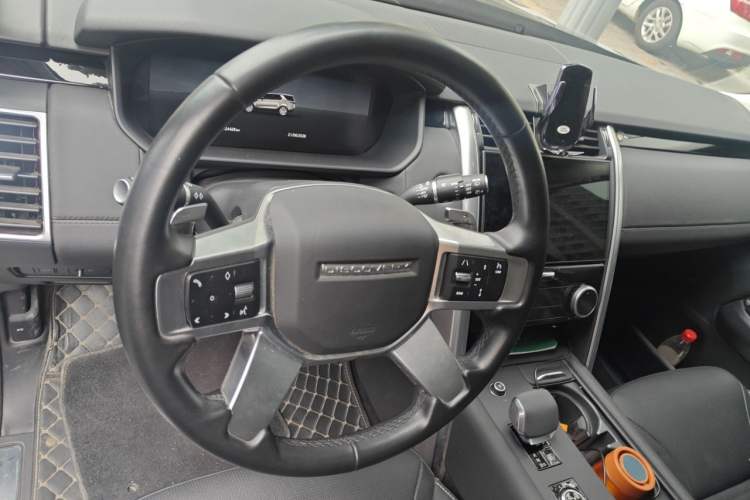 Used Land Rover Discovery 2024 360 PS S Steering Wheel