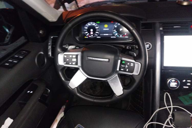 Used Land Rover Discovery 2024 360 PS S Steering Wheel