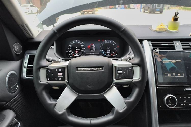 Used Land Rover Discovery 2024 360 PS S Steering Wheel