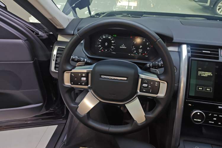Used Land Rover Discovery 2024 360 PS Dynamic SE Steering Wheel