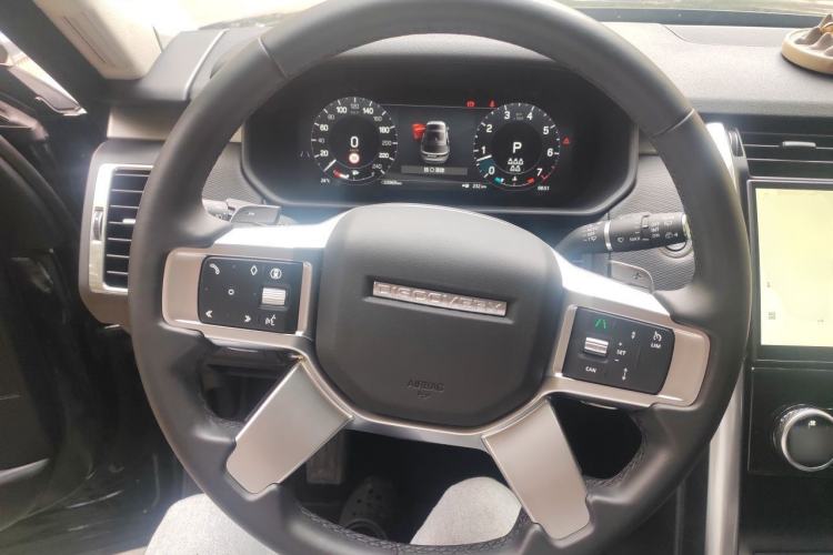 Used Land Rover Discovery 2024 360 PS Dynamic SE Steering Wheel