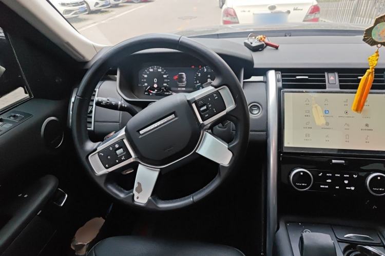 Used Land Rover Discovery 2024 360 PS S Steering Wheel