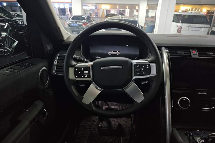 Used Land Rover Discovery 2024 360 PS S Steering Wheel