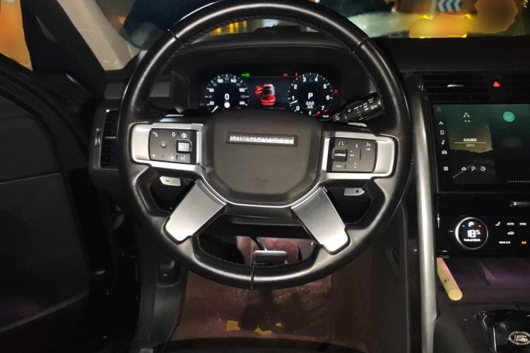 Used Land Rover Discovery 2024 360 PS Dynamic SE Steering Wheel