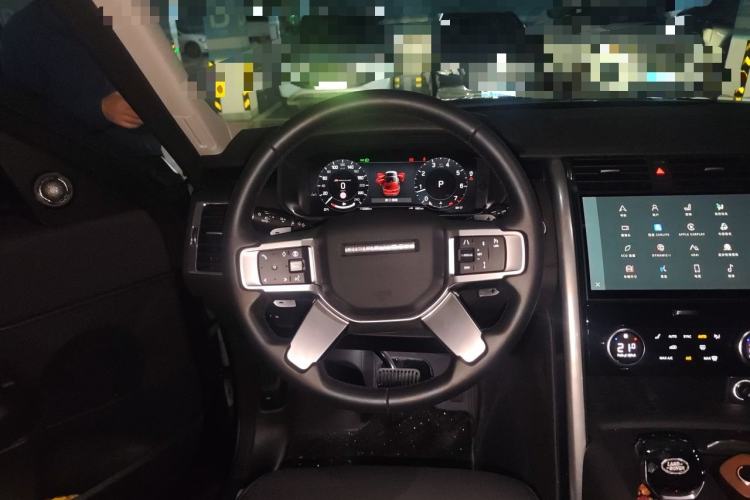 Used Land Rover Discovery 2024 300PS S Steering Wheel