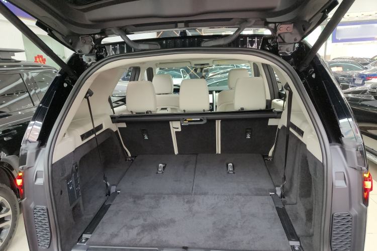 Used Land Rover Discovery 2024 360 PS S Trunk