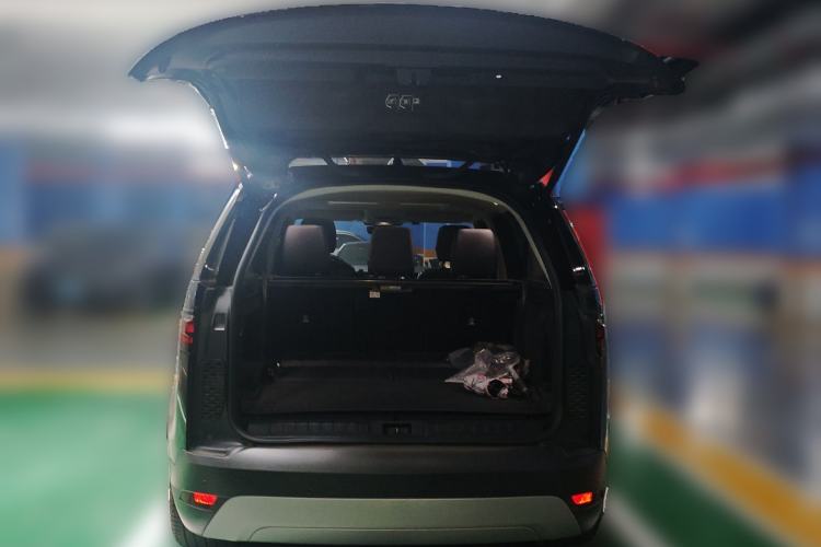 Used Land Rover Discovery 2024 360 PS S Trunk