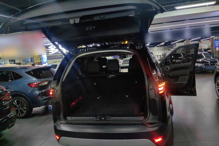 Used Land Rover Discovery 2024 360 PS S Trunk