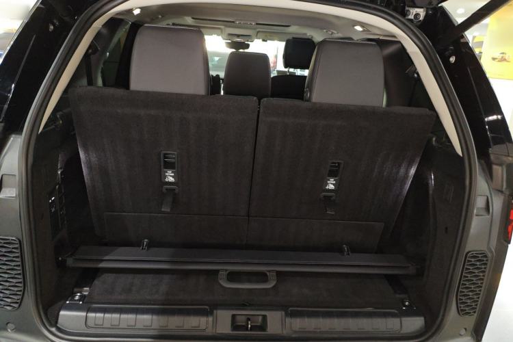 Used Land Rover Discovery 2024 360 PS S Trunk