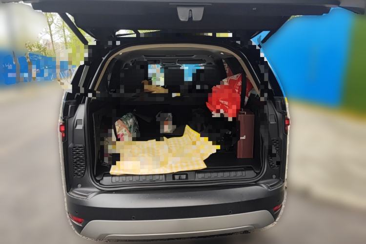 Used Land Rover Discovery 2024 300PS S Trunk