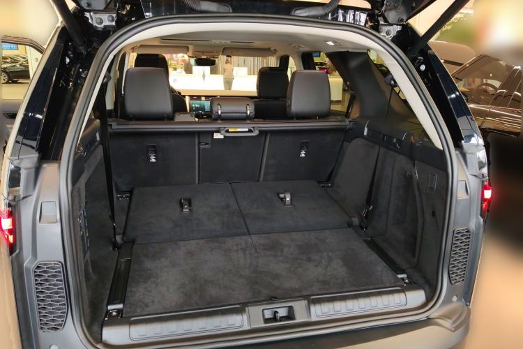 Used Land Rover Discovery 2024 360 PS S Trunk