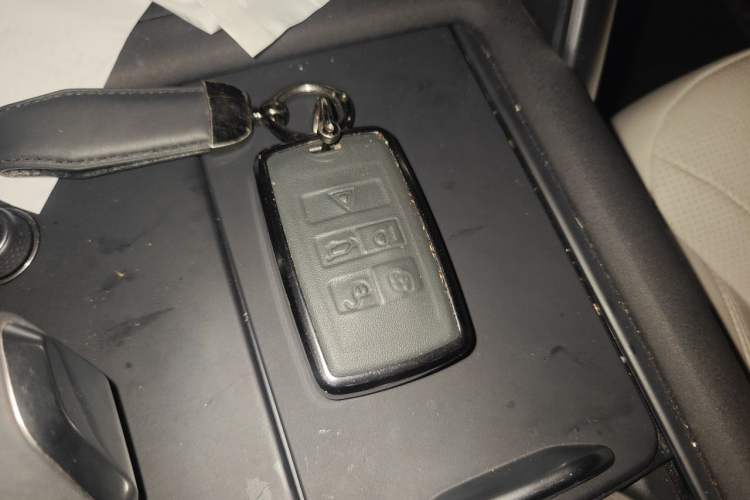 Used Land Rover Discovery 2024 360 PS S Vehicle Key