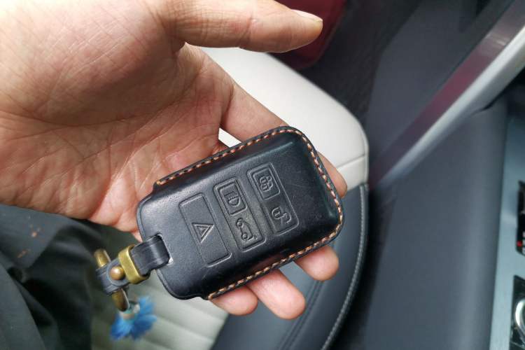 Used Land Rover Discovery 2024 360 PS Dynamic SE Vehicle Key
