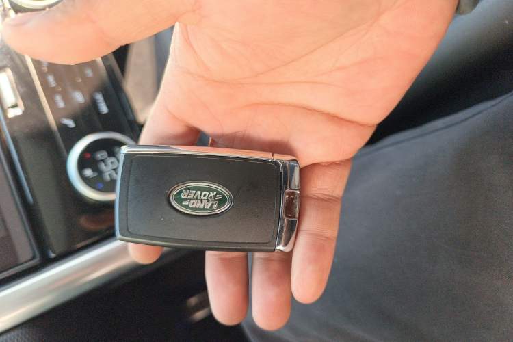 Used Land Rover Discovery 2024 360 PS Dynamic SE Vehicle Key