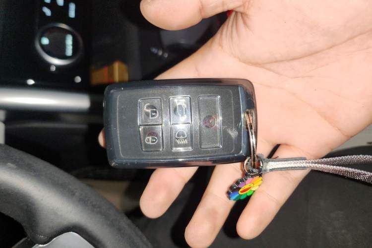 Used Land Rover Discovery 2024 360 PS S Vehicle Key
