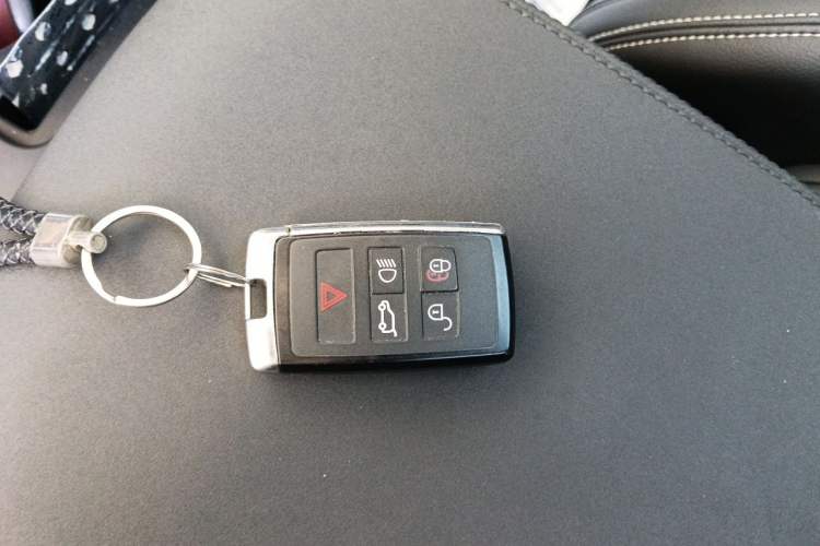 Used Land Rover Discovery 2024 360 PS S Vehicle Key