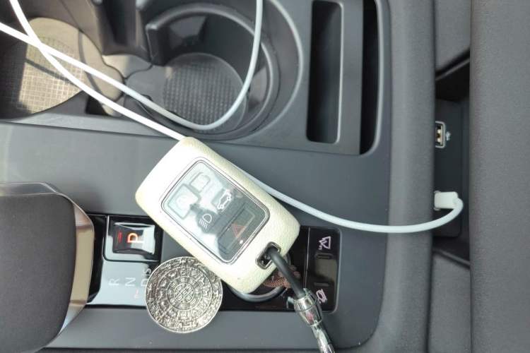 Used Land Rover Discovery 2024 360 PS Dynamic SE Vehicle Key