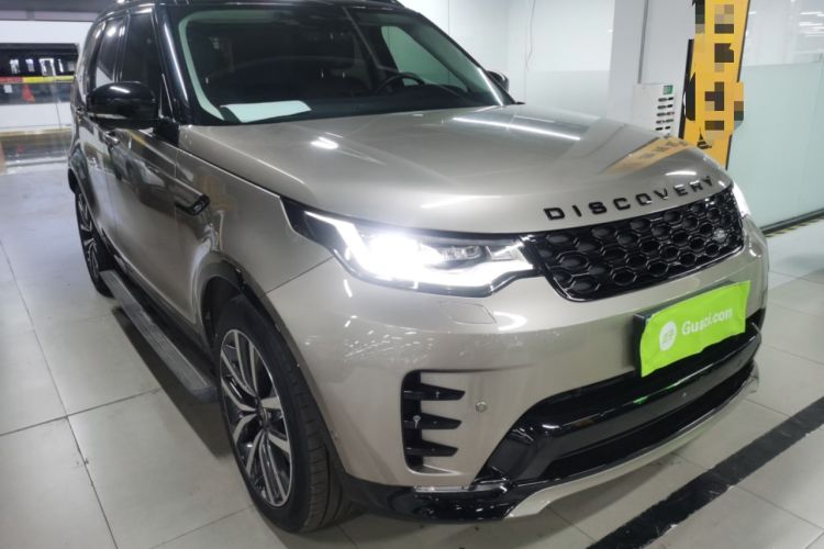 Used Land Rover Discovery 2024 360 PS Dynamic SE Front Right 45 Deg