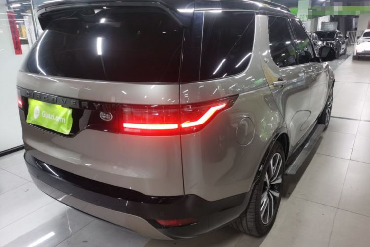 Used Land Rover Discovery 2024 360 PS Dynamic SE Rear Right 45 Deg