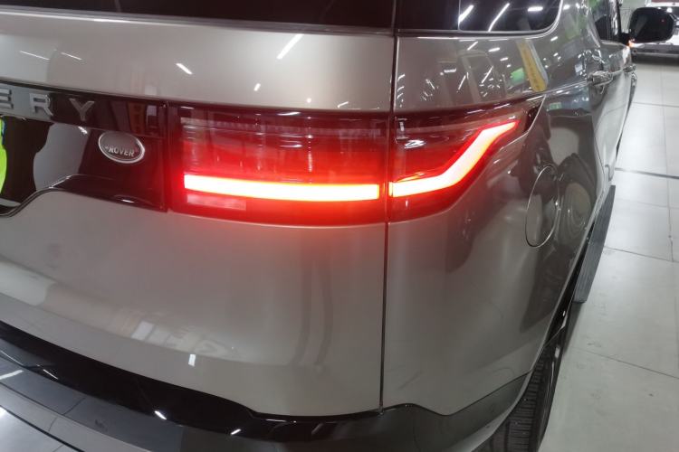 Used Land Rover Discovery 2024 360 PS Dynamic SE Right Rear Taillight