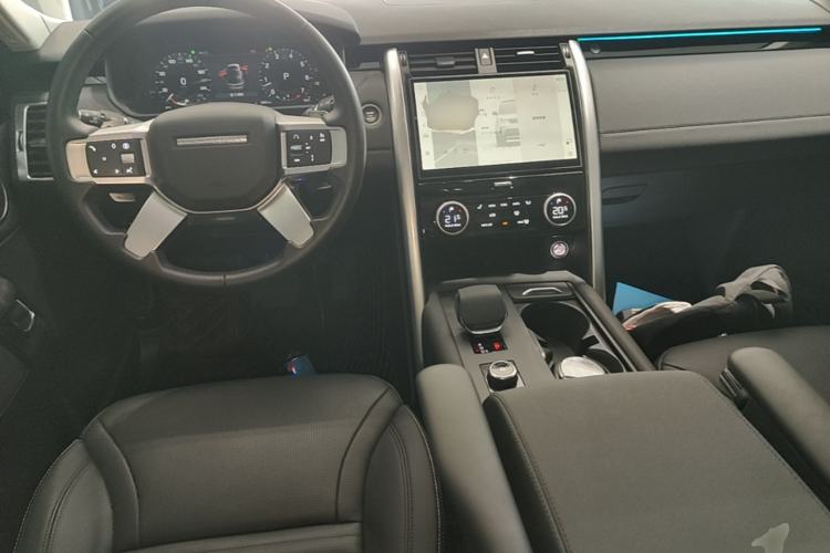 Used Land Rover Discovery 2024 360 PS S Center Console