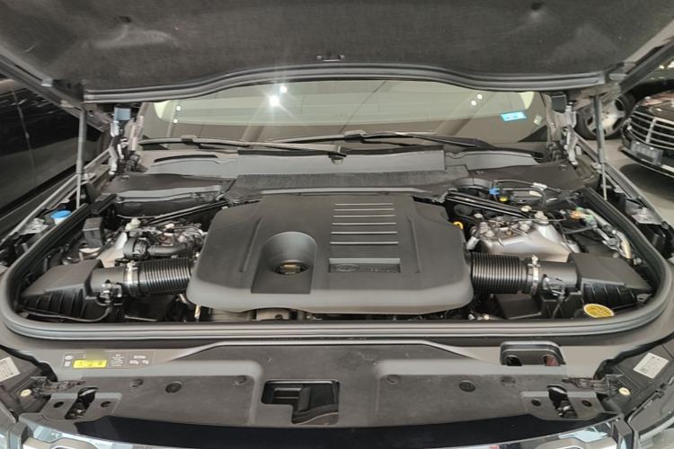Used Land Rover Discovery 2024 360 PS S Engine Bay